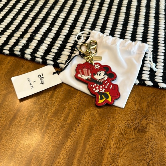 COACH X DISNEY Original Limited Edition Minnie Mouse Bag Charm Keychain - Picture 2 of 16
